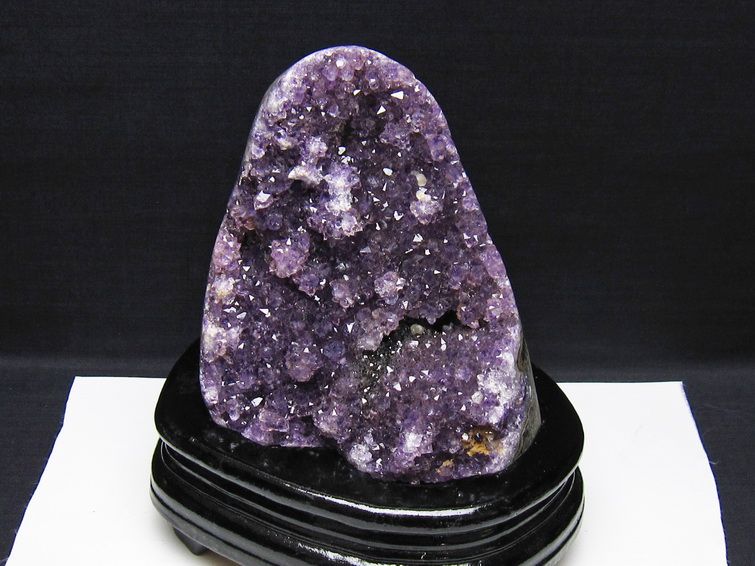 1Kg アメジスト クラスター ウルグアイ産 アメジスト 原石 amethyst 台座付属 一点物 182-8787