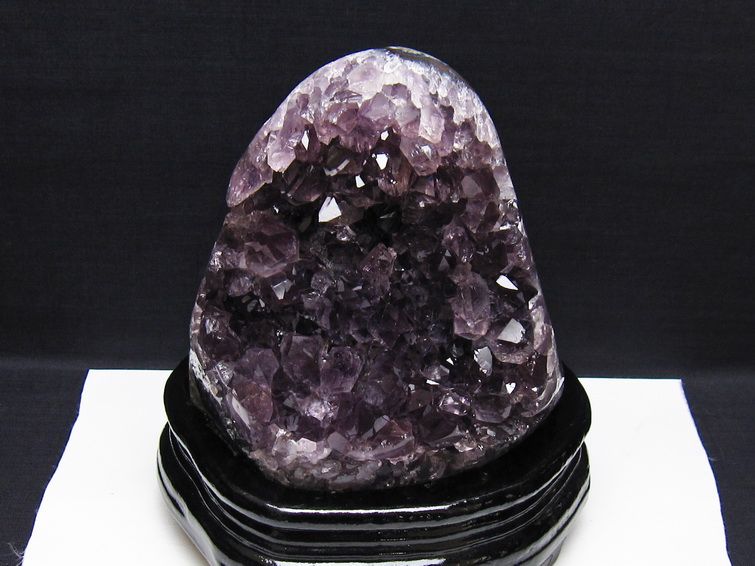 1.7Kg アメジスト 原石 ウルグアイ産 アメジスト クラスター amethyst 台座付属 一点物 182-8812