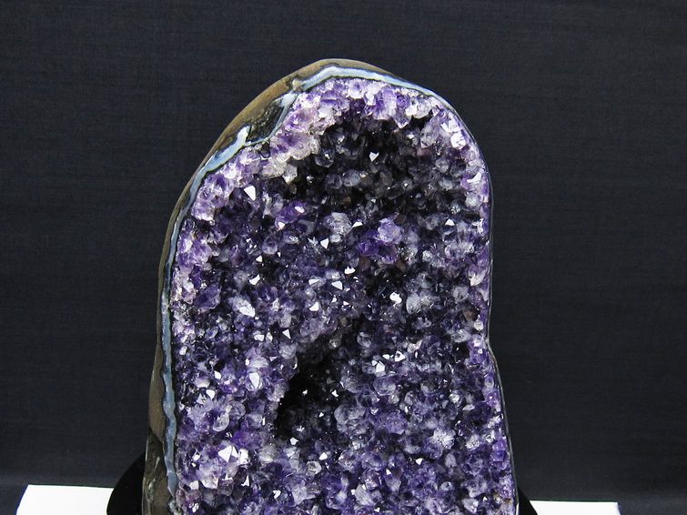 2Kg アメジスト 原石 ウルグアイ産 アメジスト クラスター amethyst 台座付属 一点物 182-8813