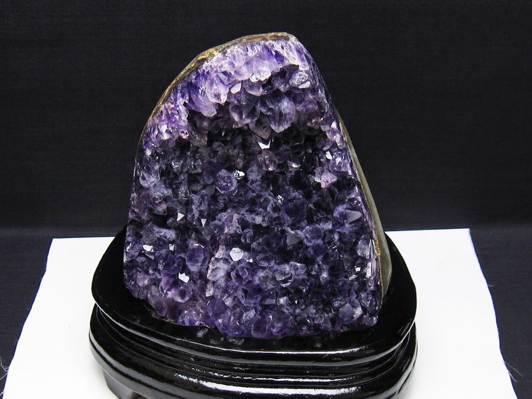 1.7Kg アメジスト クラスター ウルグアイ産 アメジスト 原石 amethyst 台座付属 一点物 182-8818