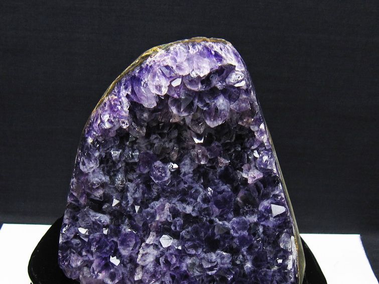 1.7Kg アメジスト クラスター ウルグアイ産 アメジスト 原石 amethyst 台座付属 一点物 182-8818