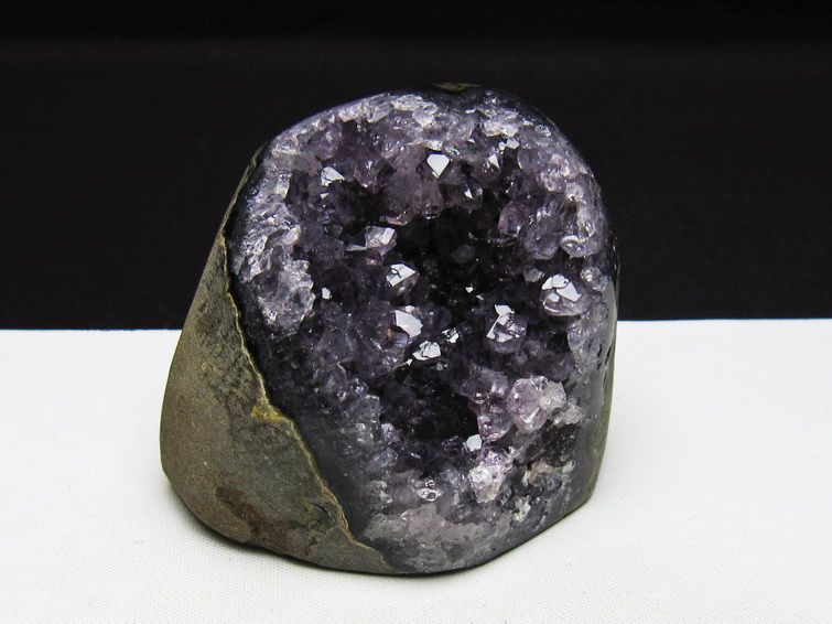 アメジスト クラスター ウルグアイ産 アメジスト 原石 amethyst 一点物 182-8836