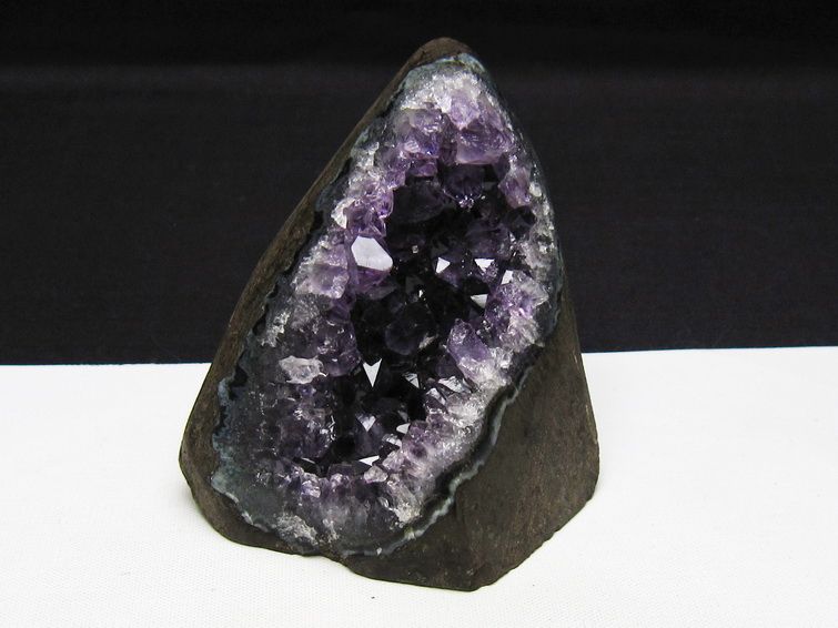 アメジスト クラスター ウルグアイ産 アメジスト 原石 amethyst 一点物 182-8837