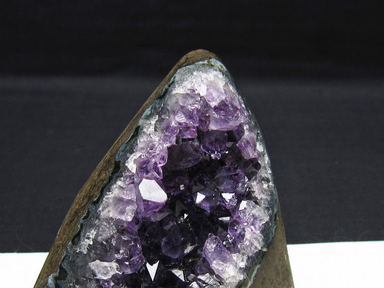 アメジスト クラスター ウルグアイ産 アメジスト 原石 amethyst 一点物 182-8837