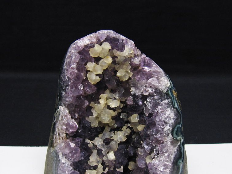 アメジスト クラスター ウルグアイ産 アメジスト 原石 amethyst カルサイト共生 一点物 182-8877