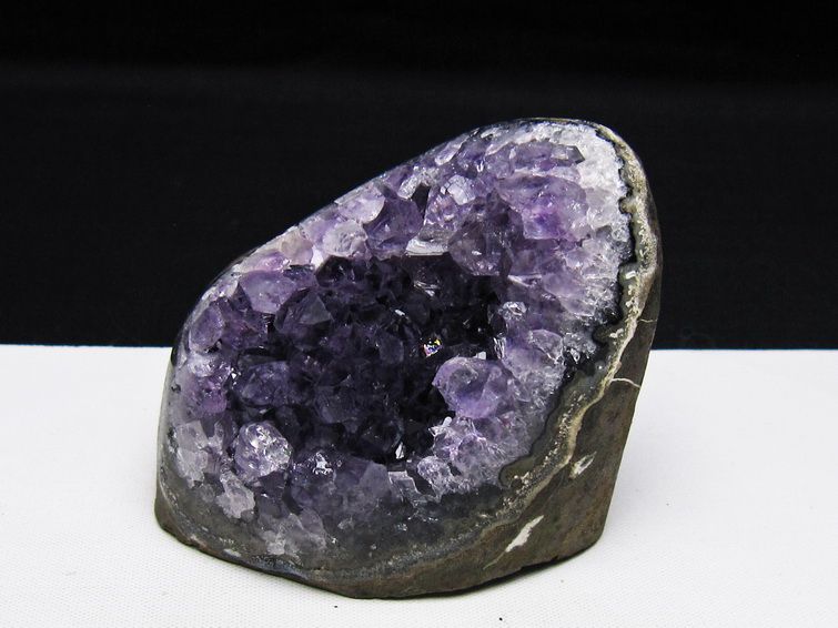 アメジスト クラスター ウルグアイ産 アメジスト 原石 amethyst 一点物 182-8890