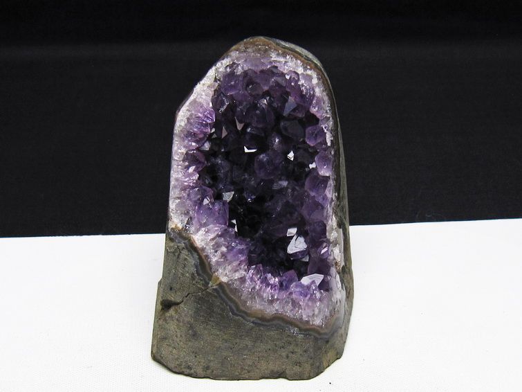 アメジスト クラスター ウルグアイ産 アメジスト 原石 amethyst 一点物 182-8894