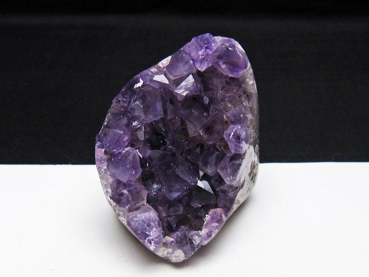 アメジスト クラスター ウルグアイ産 アメジスト 原石 amethyst 一点物 182-8902