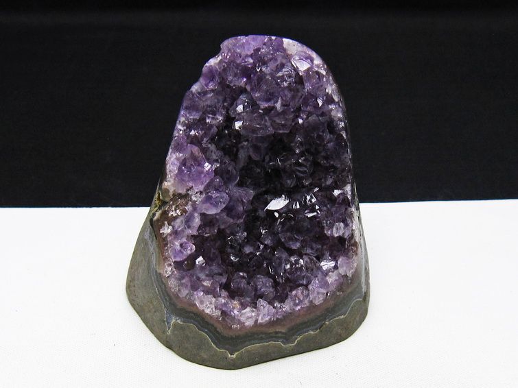 アメジスト クラスター ウルグアイ産 アメジスト 原石 amethyst 一点物 182-8908