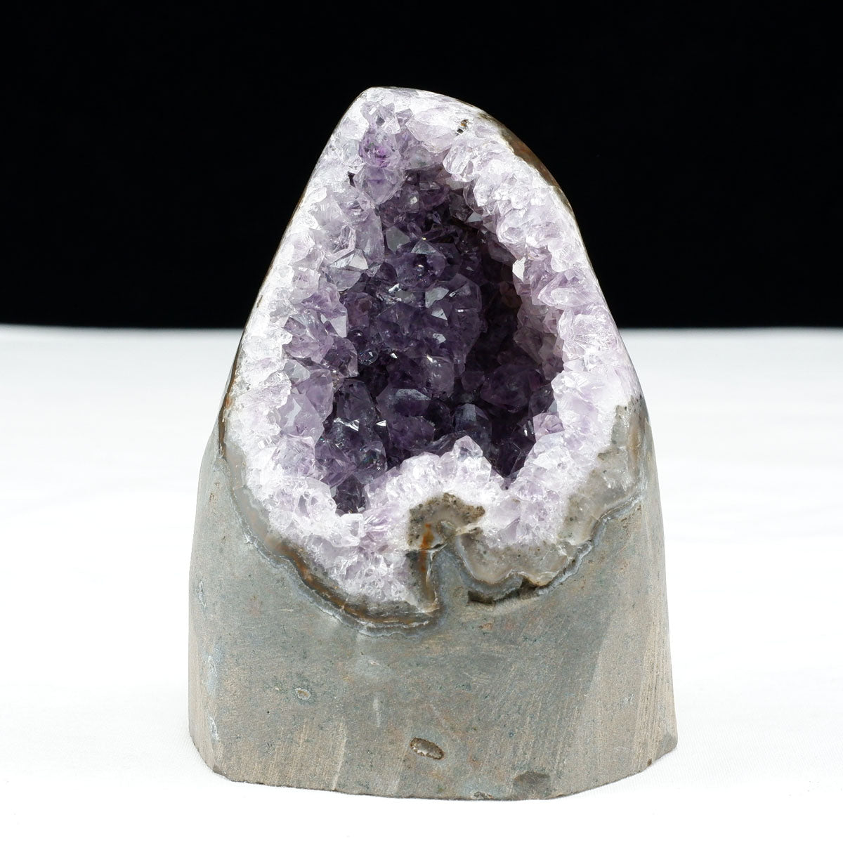 アメジスト クラスター ウルグアイ産 アメジスト 原石 amethyst 一点物 182-8956