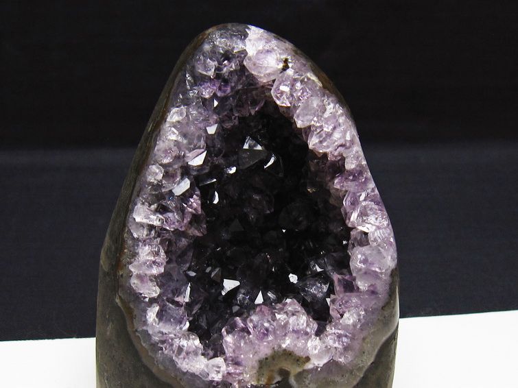 アメジスト クラスター ウルグアイ産 アメジスト 原石 amethyst 一点物 182-8956