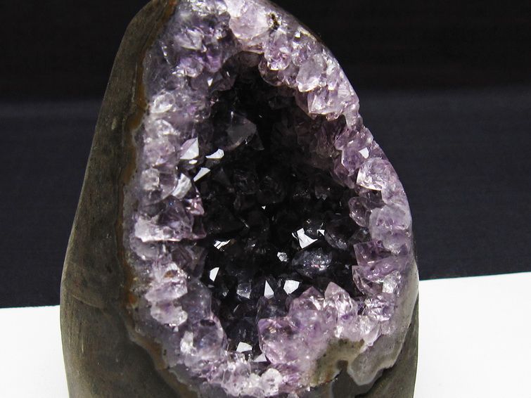 アメジスト クラスター ウルグアイ産 アメジスト 原石 amethyst 一点物 182-8956
