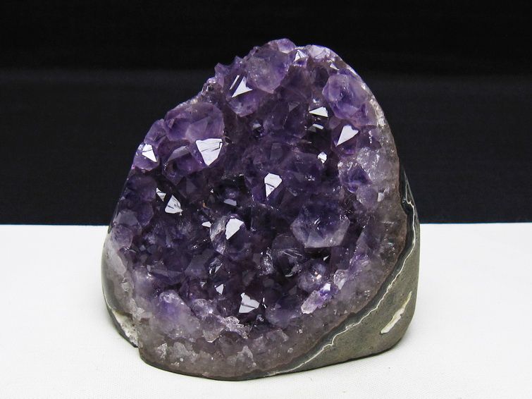 アメジスト クラスター ウルグアイ産 アメジスト 原石 amethyst 一点物 182-8960