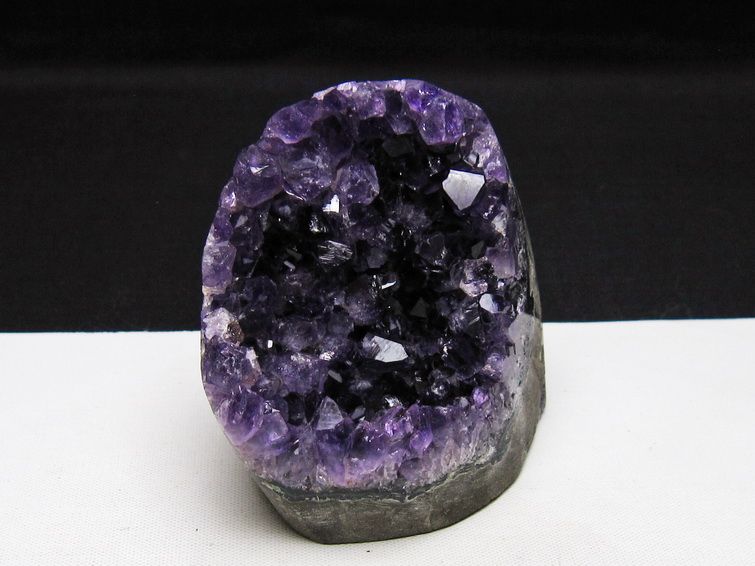 アメジスト クラスター ウルグアイ産 アメジスト 原石 amethyst 一点物 182-8978