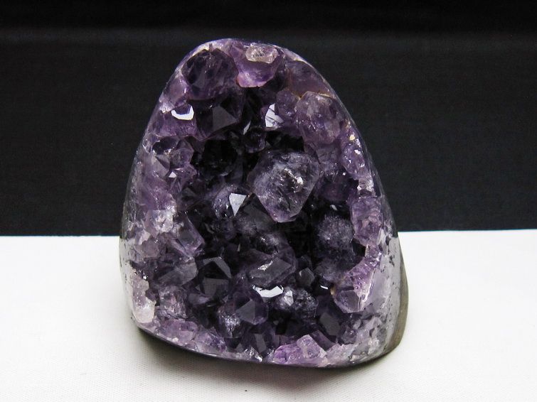 アメジスト クラスター ウルグアイ産 アメジスト 原石 amethyst 一点物 182-8985