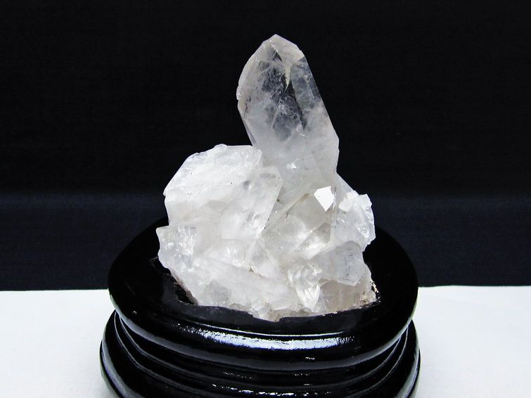 水晶 クラスター マダガスカル産 台座付属 水晶 原石 一点物 182-9273
