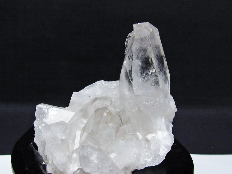 水晶 クラスター マダガスカル産 台座付属 水晶 原石 一点物 182-9273