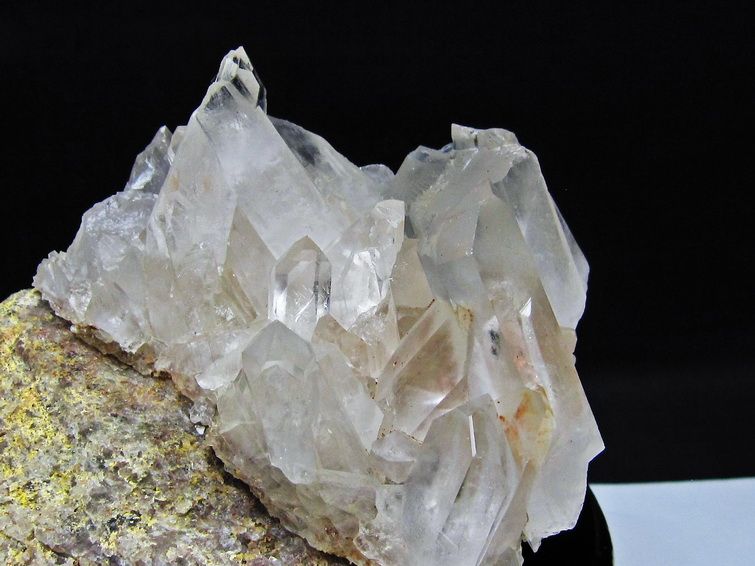 水晶 クラスター マダガスカル産 台座付属 水晶 原石 一点物 182-9282