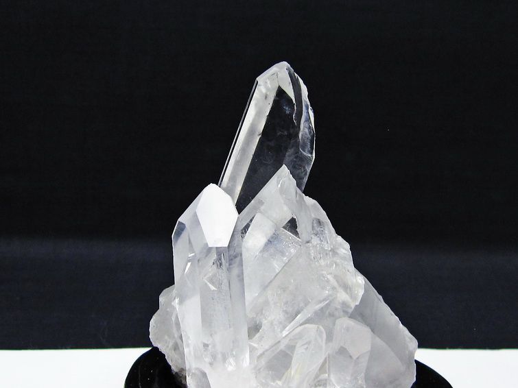 水晶 クラスター マダガスカル産 台座付属 水晶 原石 一点物 182-9293