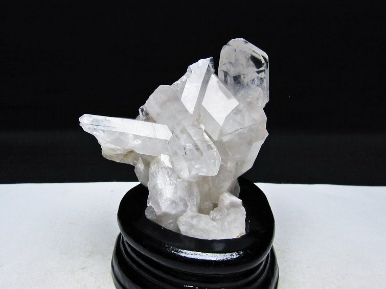水晶 クラスター マダガスカル産 台座付属 水晶 原石 一点物 182-9299