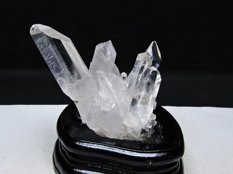 水晶 クラスター マダガスカル産 台座付属 水晶 原石 一点物 182-9302