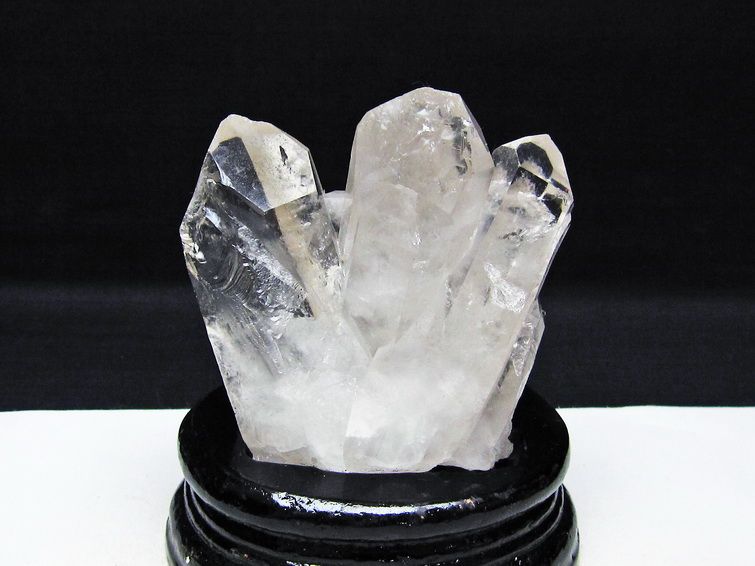 水晶 クラスター マダガスカル産 台座付属 水晶 原石 一点物 182-9307