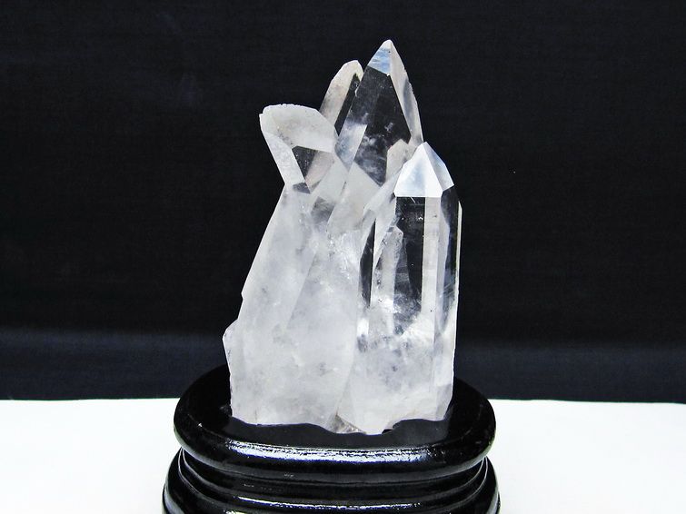 水晶 クラスター マダガスカル産 台座付属 水晶 原石 一点物 182-9366