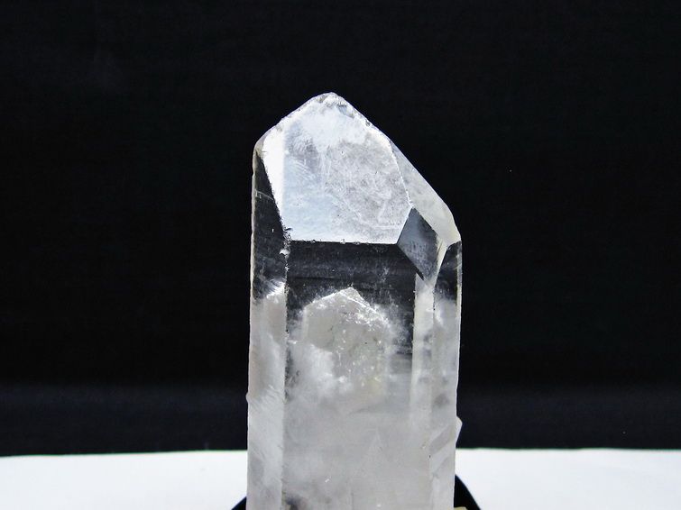 水晶 クラスター マダガスカル産 台座付属 水晶 原石 一点物 182-9372