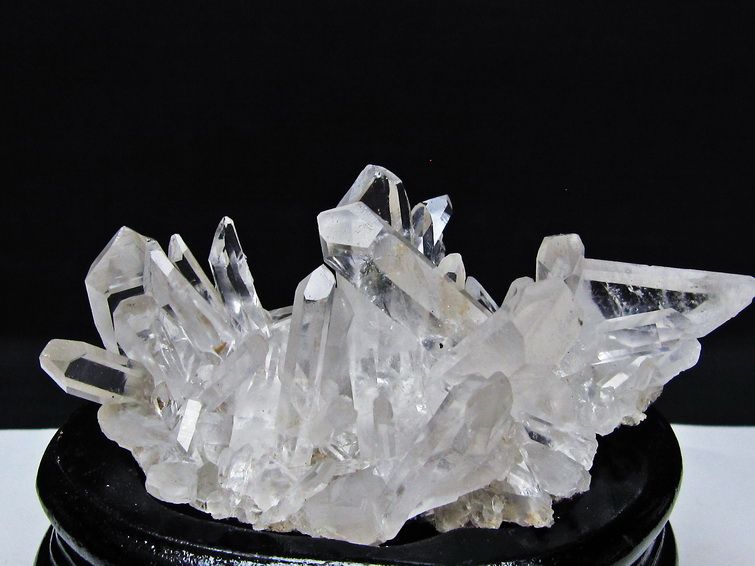 水晶 クラスター マダガスカル産 台座付属 水晶 原石 一点物 182-9388
