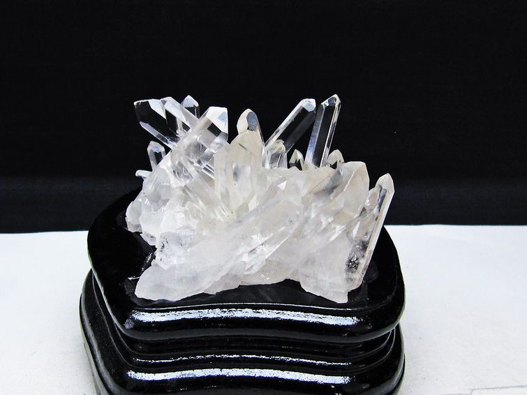 水晶 クラスター マダガスカル産 台座付属 水晶 原石 一点物 182-9391