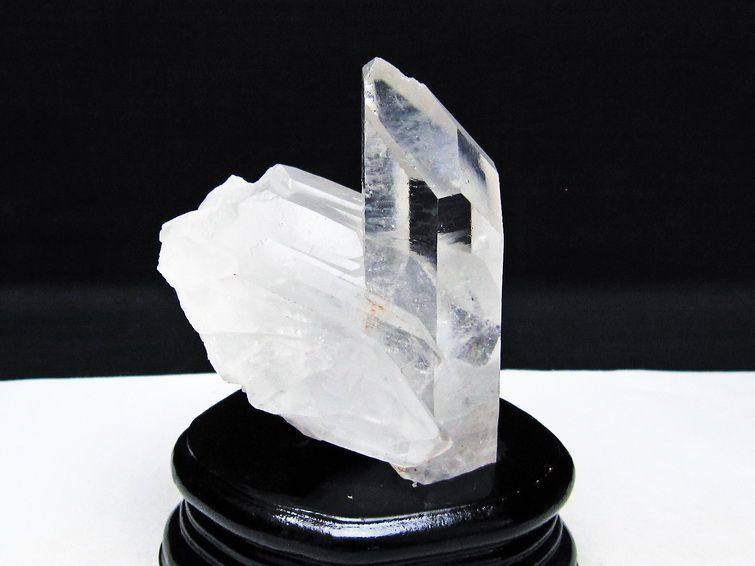 水晶 クラスター マダガスカル産 台座付属 水晶 原石 一点物 182-9396