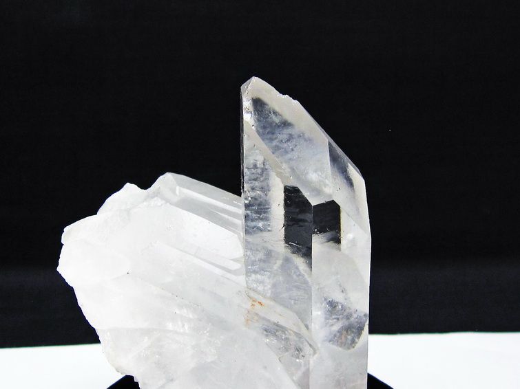 水晶 クラスター マダガスカル産 台座付属 水晶 原石 一点物 182-9396
