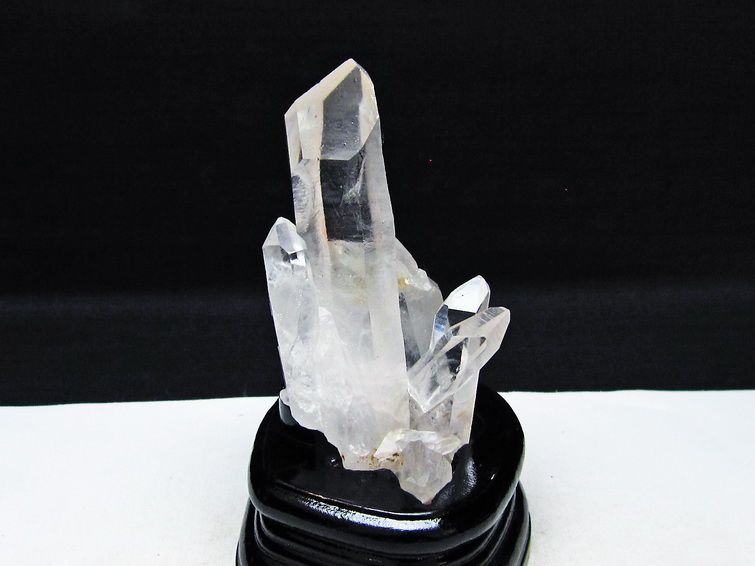 水晶 クラスター マダガスカル産 台座付属 水晶 原石 一点物 182-9409
