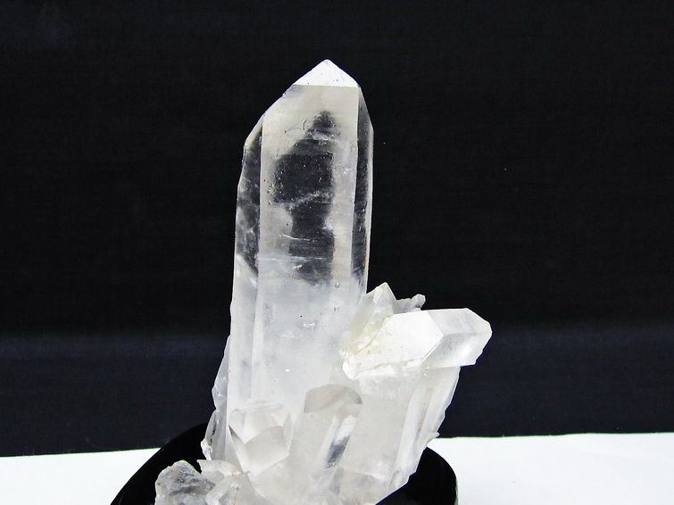 水晶 クラスター マダガスカル産 台座付属 水晶 原石 一点物 182-9409
