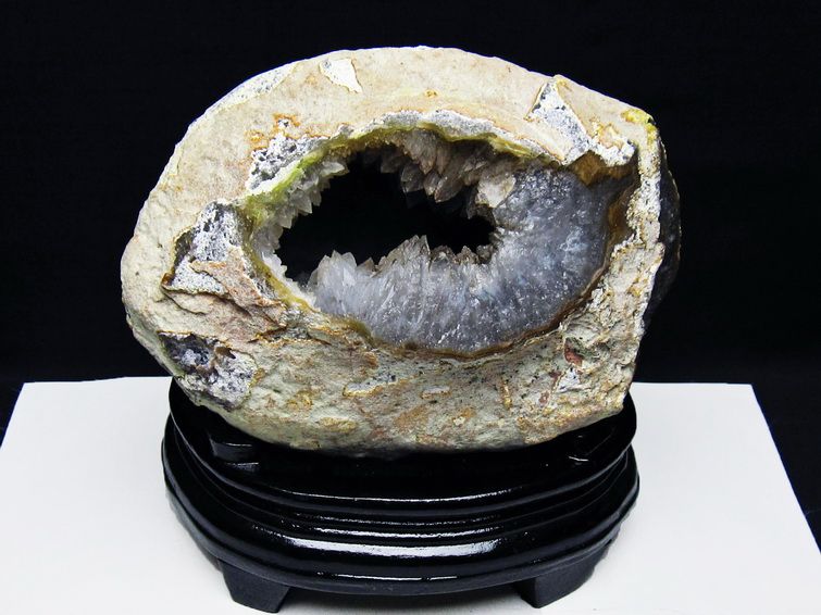 2.8Kg アゲート ジオード 原石 台座付属 一点物 191-498