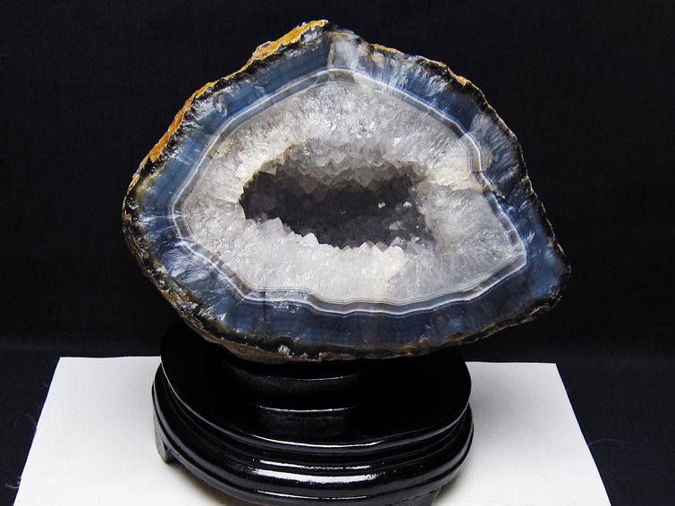 3.8Kg アゲート ジオード 原石 台座付属 一点物 191-501