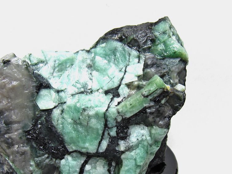 2.1Kg エメラルド 原石 台座付属 一点物 191-580