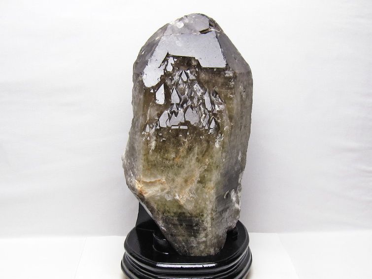 9.5Kg スモーキークォーツ 原石 煙水晶 エレスチャル 台座付属 191-635
