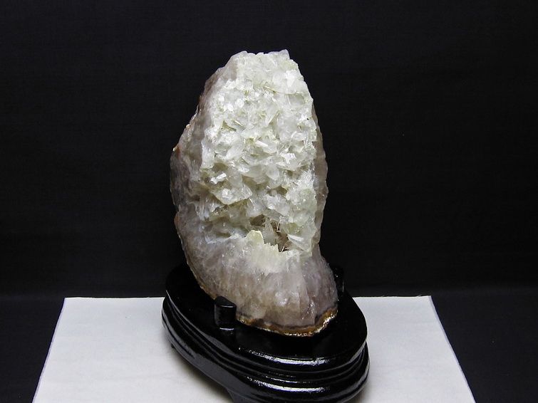 3.6Kg アゲート ジオード 原石 台座付属 カルサイト付き 191-704
