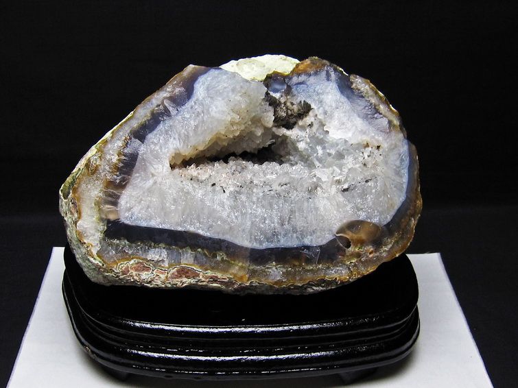 7.2Kg アゲート ジオード 原石 台座付属 カルサイト付き 191-712
