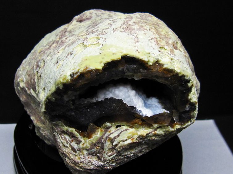 4.6Kg アゲート ジオード 原石 台座付属 191-715