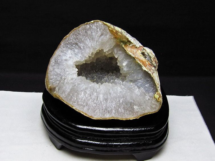 2Kg アゲート ドーム 台座付属 ジオード 原石 191-746