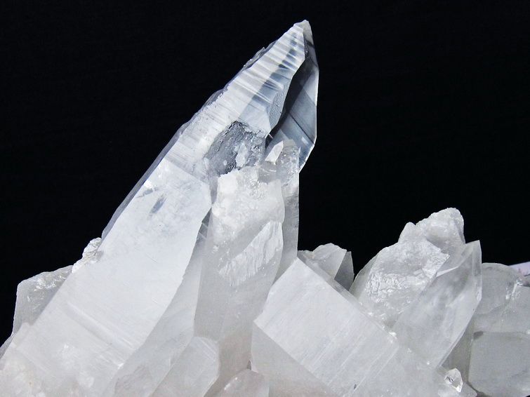 水晶クラスター 2.3Kg 原石 ブラジル ミナスジェライス州 コリント産 一点物 台座付属 レムリアンシード 192-696