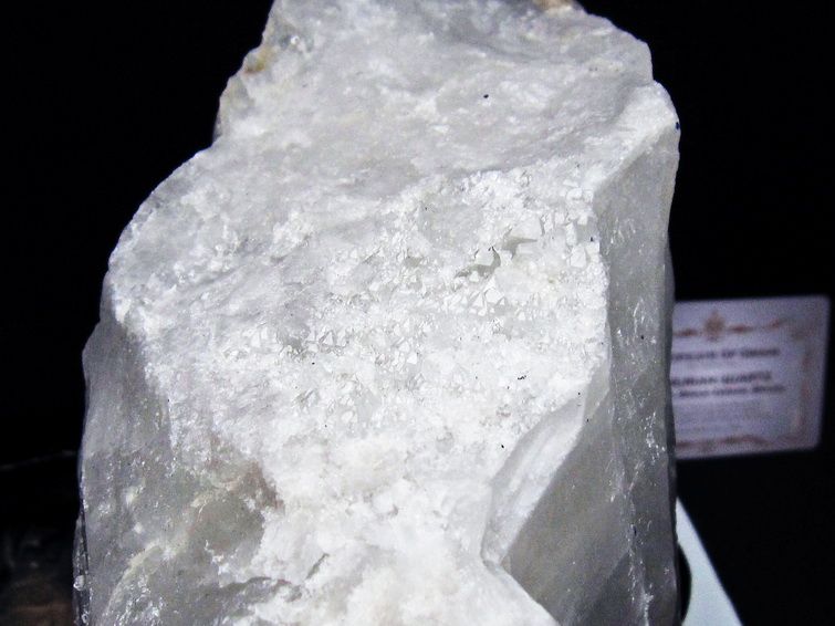 水晶クラスター 3Kg 原石 ブラジル ミナスジェライス州 コリント産 一点物 台座付属 レムリアンシード 192-698