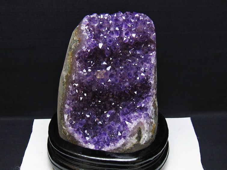 2.5Kg アメジスト クラスター アメジスト 原石 ウルグアイ産 amethyst 台座付属 一点物 192-717