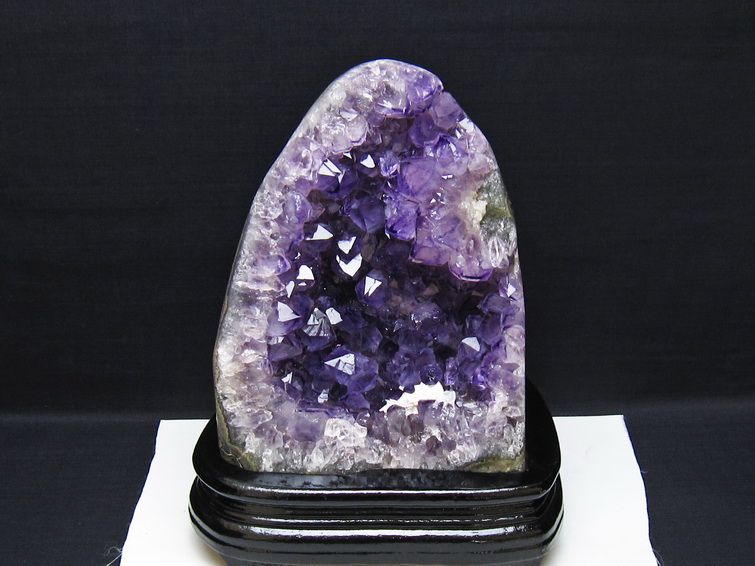 2.6Kg アメジスト クラスター アメジスト 原石 ウルグアイ産 amethyst 台座付属 一点物 192-718