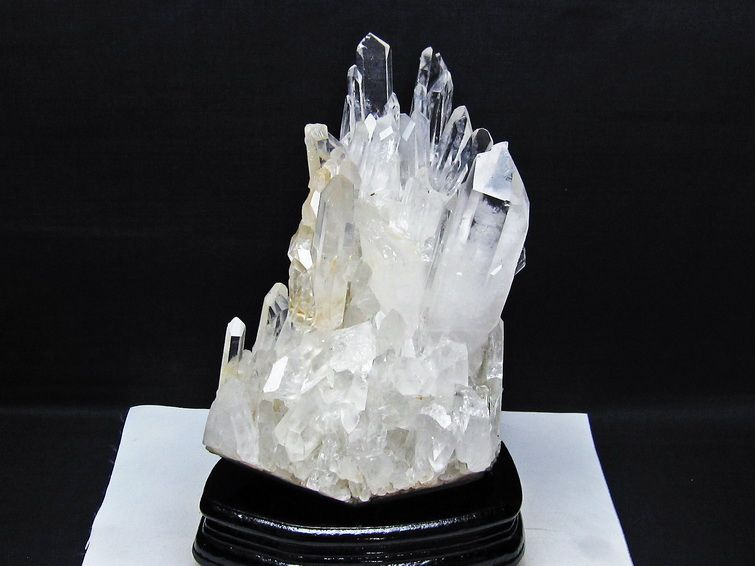 3.1Kg 水晶 クラスター マダガスカル産 台座付属 水晶 原石 192-781