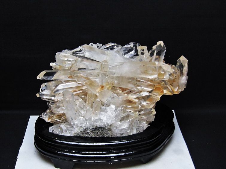 3.7Kg 水晶 クラスター マダガスカル産 台座付属 水晶 原石 192-786