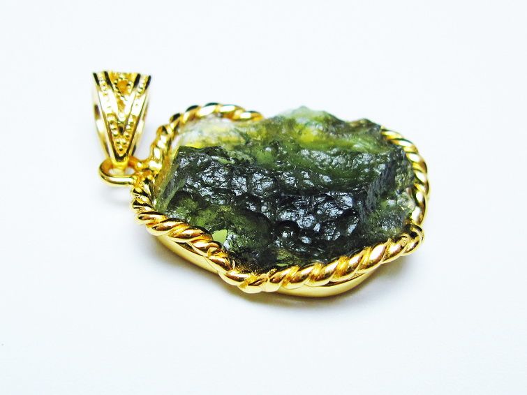 モルダバイト ペンダント 原石 ペンダントトップ 199-418