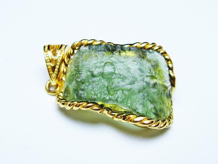 モルダバイト ペンダント 原石 ペンダントトップ 199-420